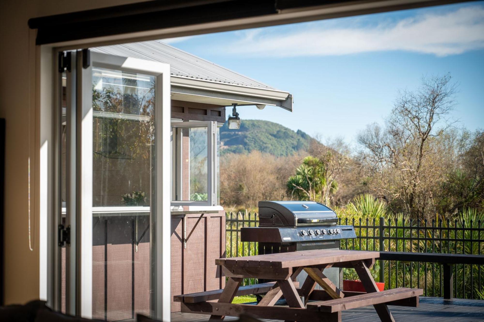 Zodiac Bay Lake Retreat Rotorua Eksteriør bilde